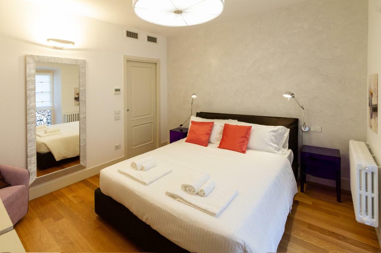 Tergesteo Palace Suite ตรีเอสเต ภายนอก รูปภาพ
