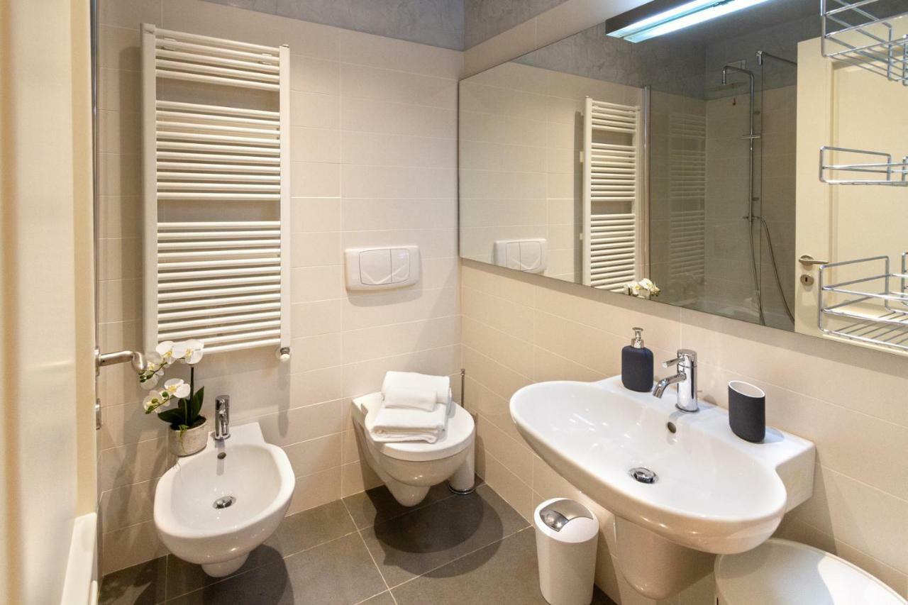 Tergesteo Palace Suite ตรีเอสเต ภายนอก รูปภาพ